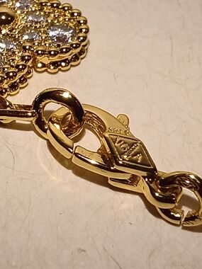 ✨ Stunning 18K Gold Plated Clover Motif Bracelet - Guilloché / Diamond Pave Styl